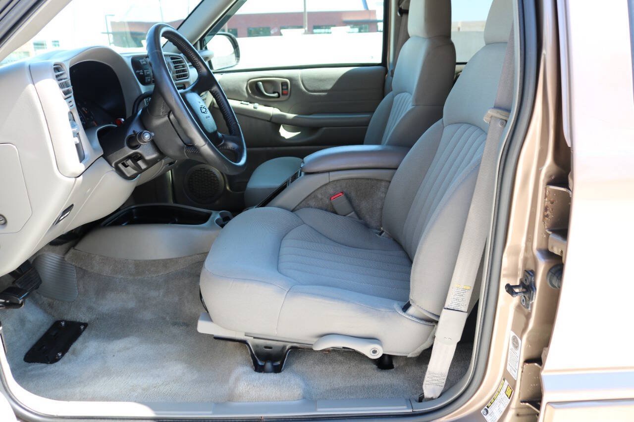 Used 2004 Chevrolet Blazer LS w/ Preferred Equipment Group AWD/4WD image 71