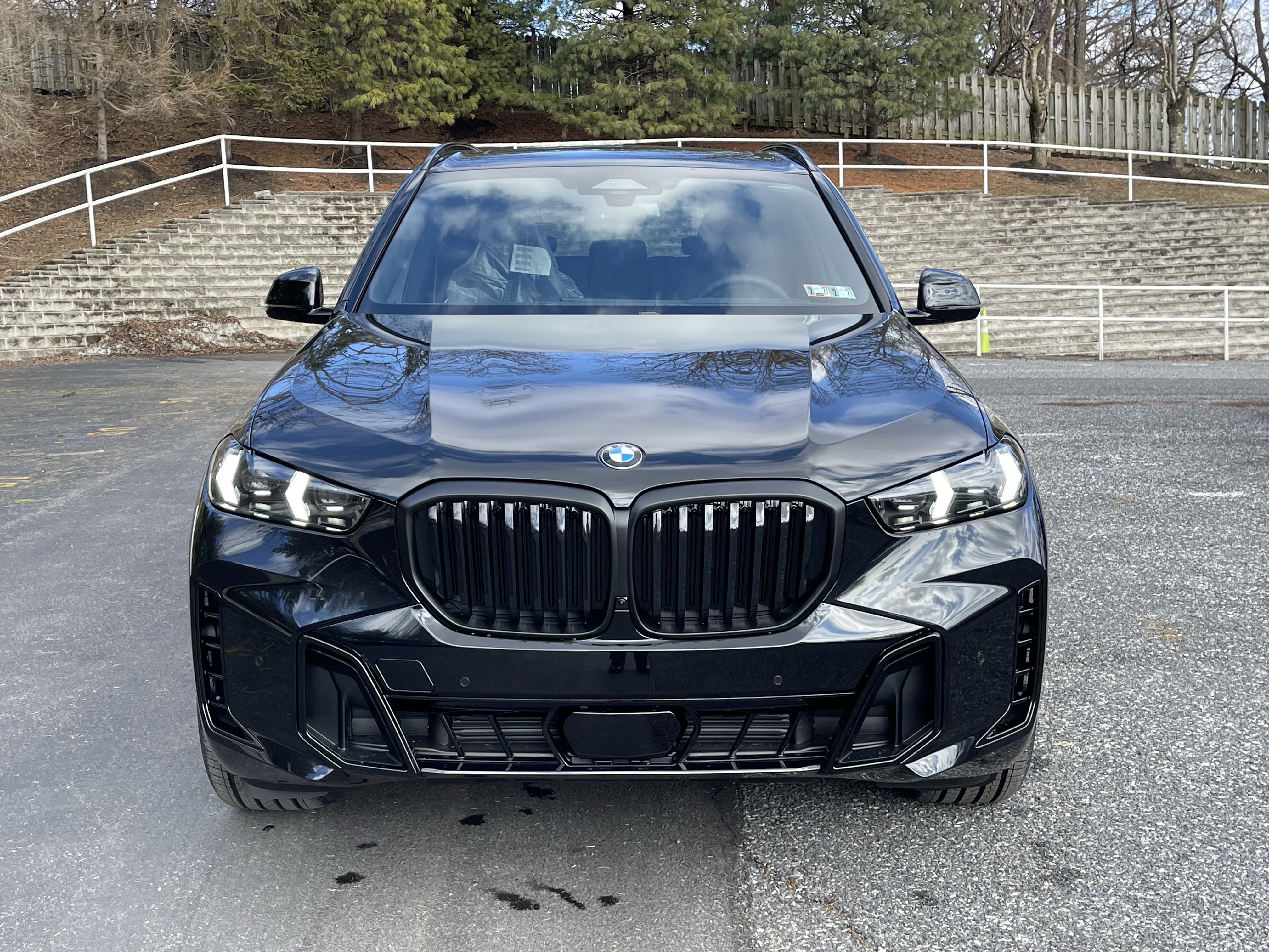 New 2026 BMW X5 xDrive40i w/ M Sport Package AWD/4WD image 2