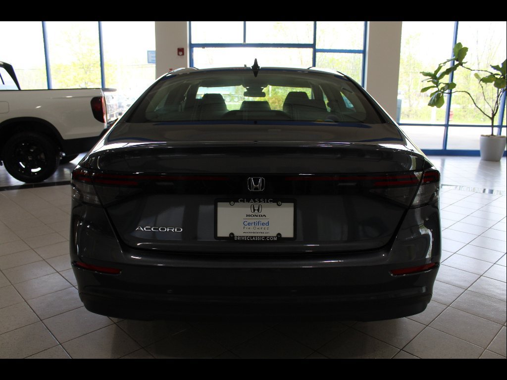 Certified 2025 Honda Accord SE image 6