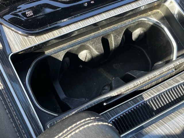 Used 2022 Jeep Wagoneer Series III w/ Flexible Seating Group image 20