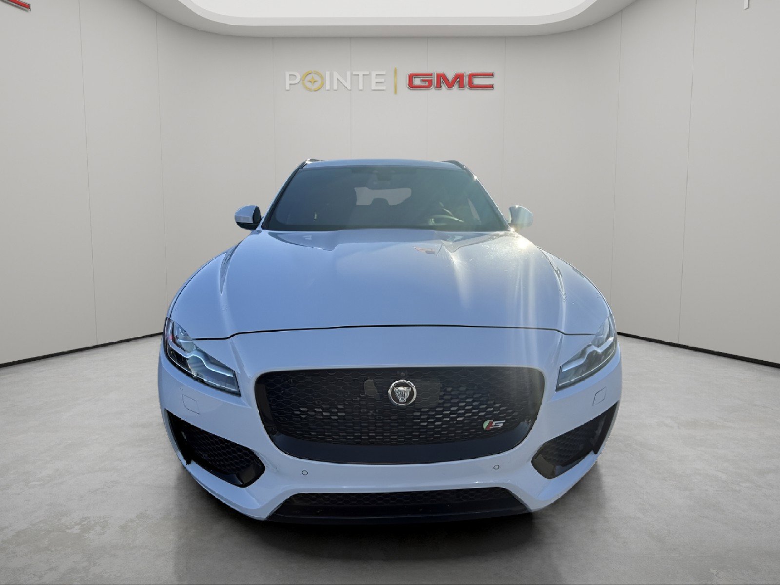 Used 2017 Jaguar F-PACE S image 12