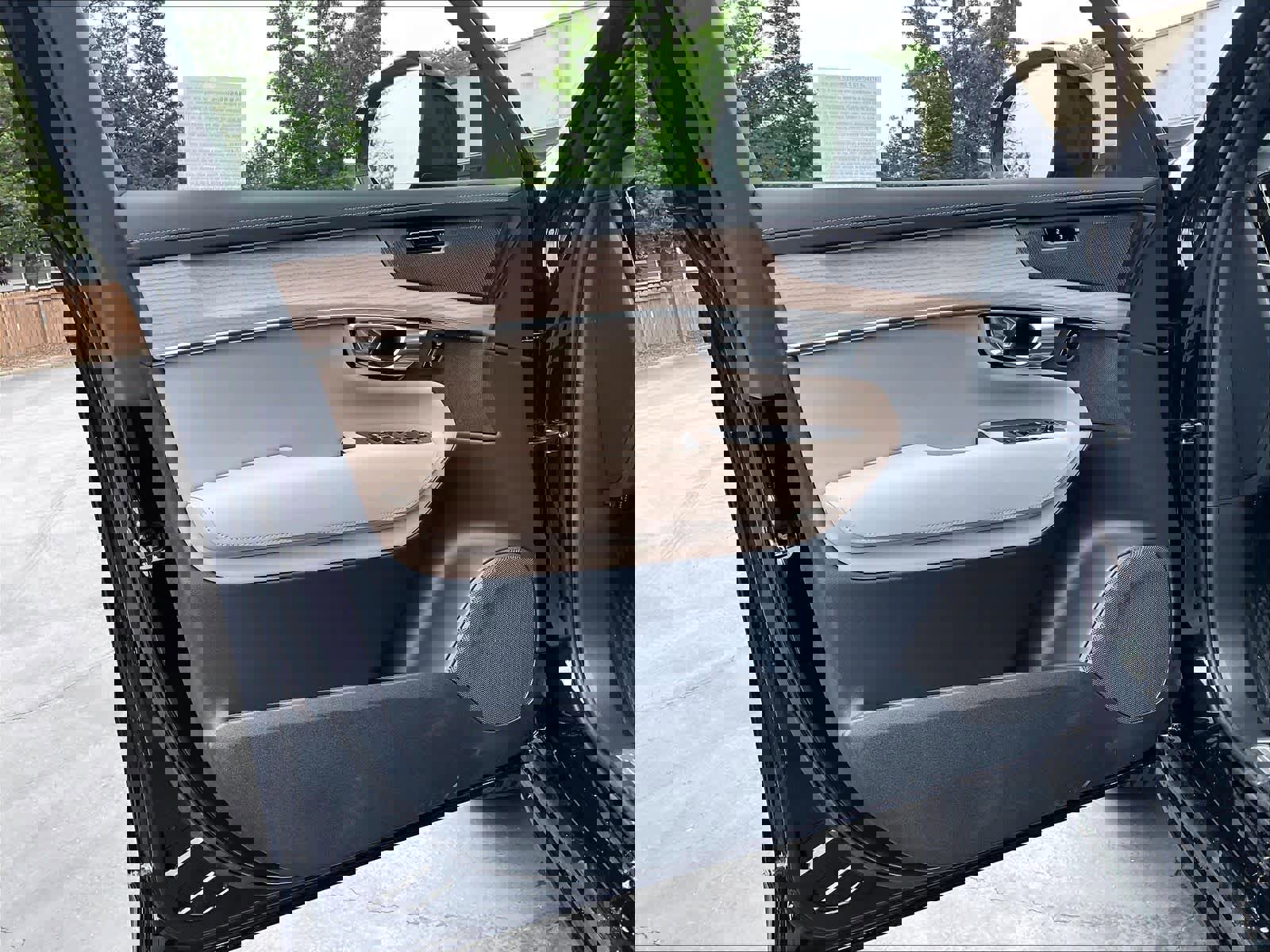 New 2026 Volvo XC90 T8 Ultra w/ Protection Package image 24