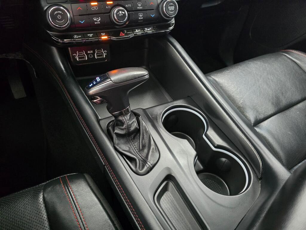 Used 2024 Dodge Durango GT image 34