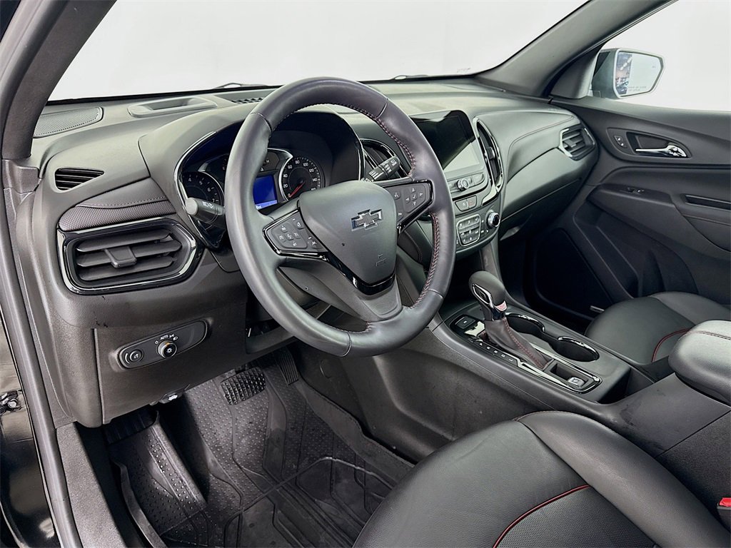 Used 2022 Chevrolet Equinox RS w/ RS Leather Package image 4