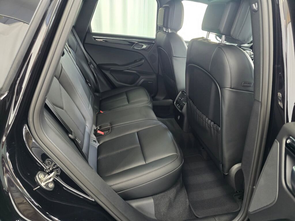 New 2026 Porsche Macan image 21