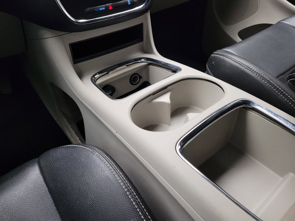 Used 2019 Dodge Grand Caravan SXT image 26