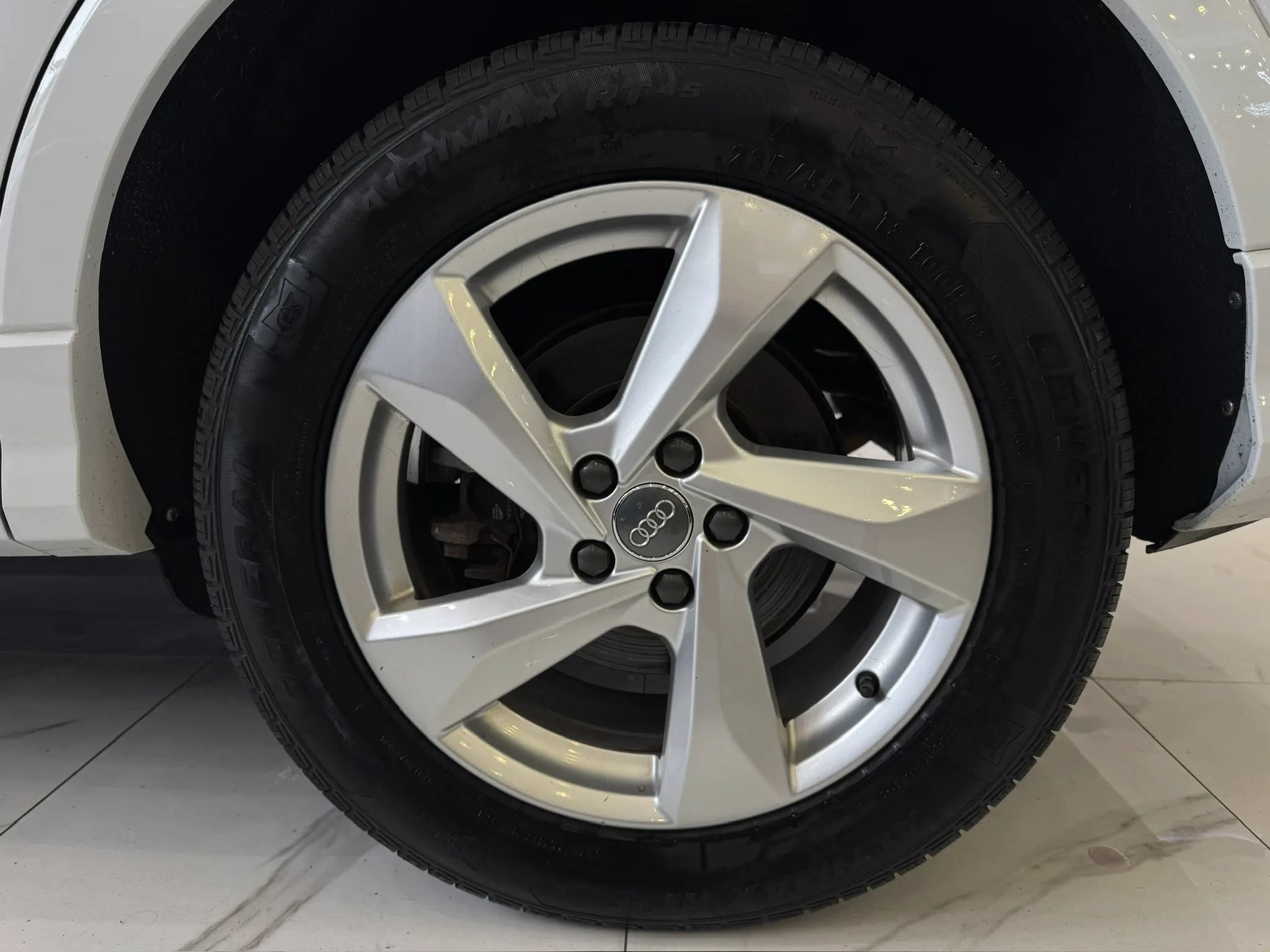 Used 2019 Audi Q3 2.0T Premium w/ Convenience Package AWD/4WD image 9