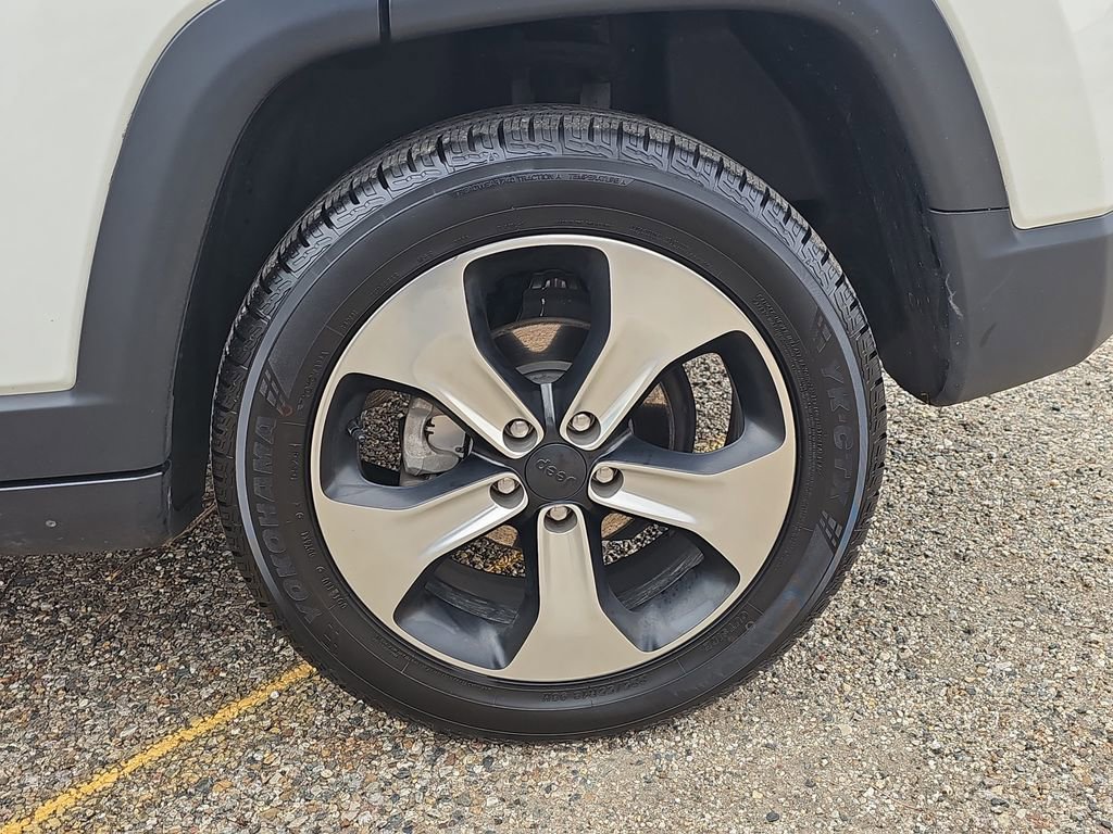 Used 2018 Jeep Compass Latitude w/ Cold Weather Group image 33