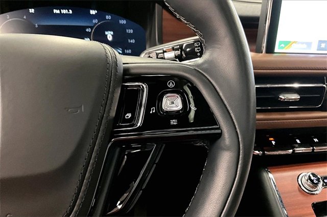 Used 2023 Lincoln Aviator Reserve w/ Elements Package Plus image 24