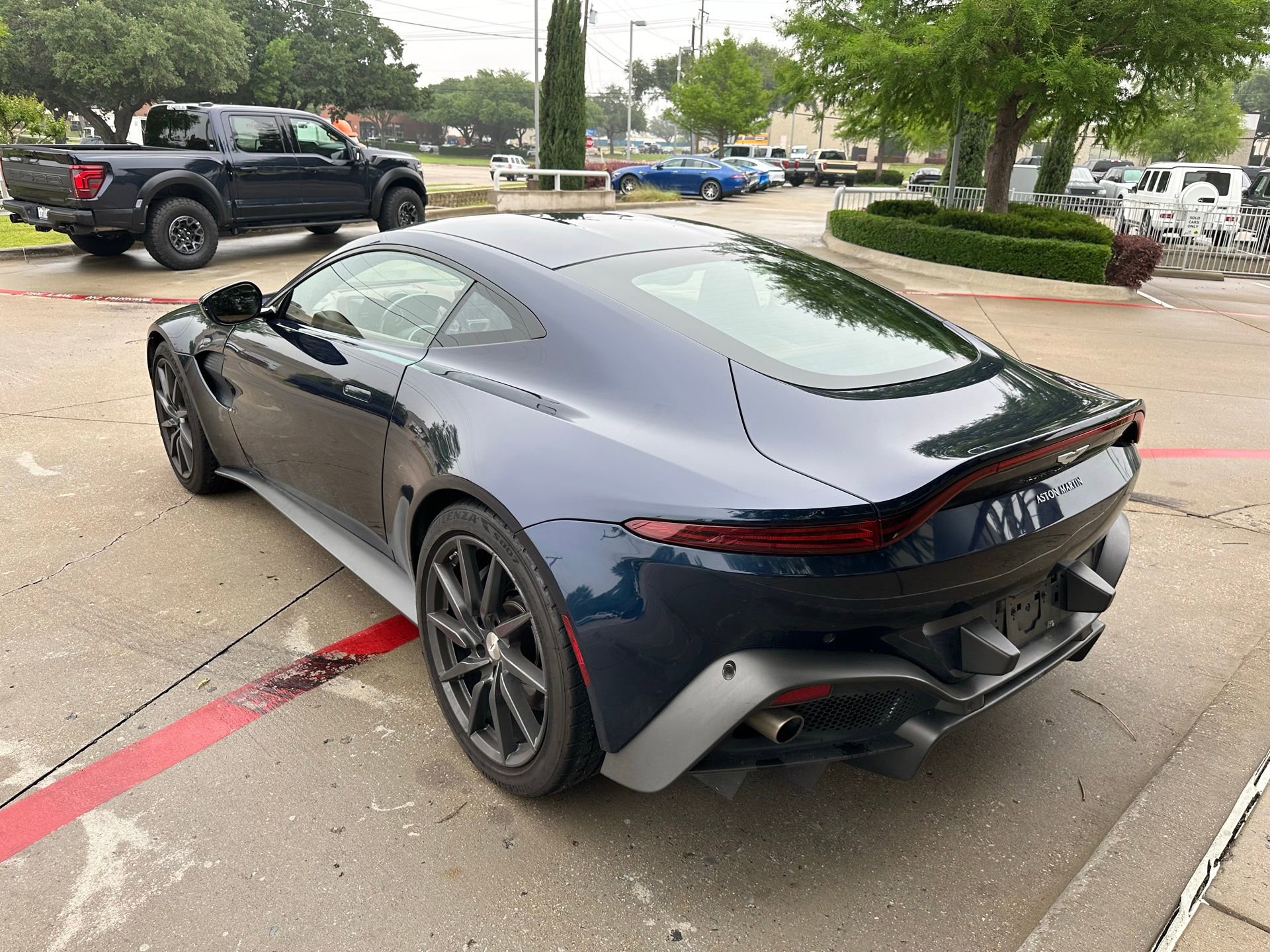 Used 2020 Aston Martin V8 Vantage Coupe RWD image 6