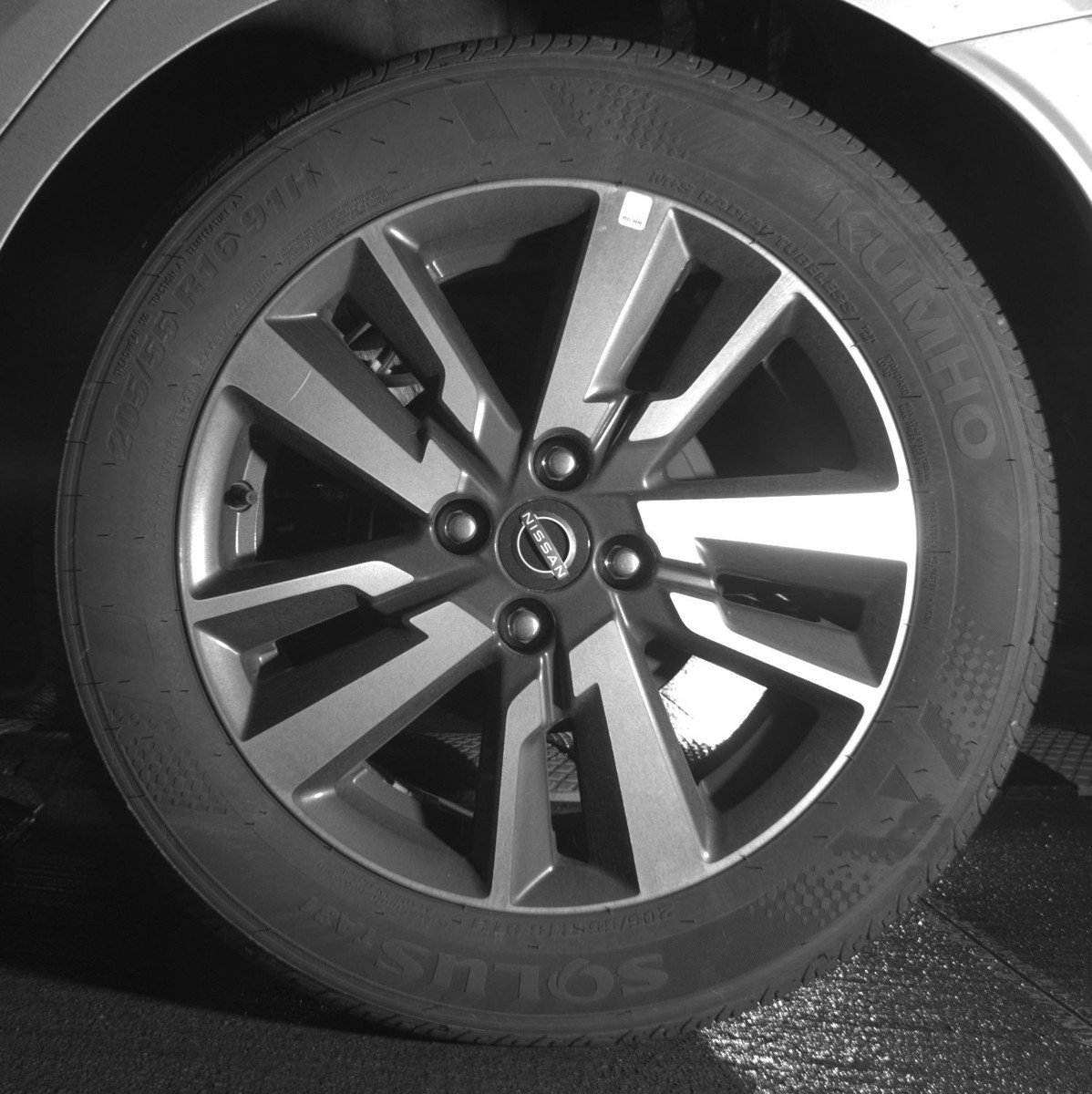 Used 2025 Nissan Versa SV image 14