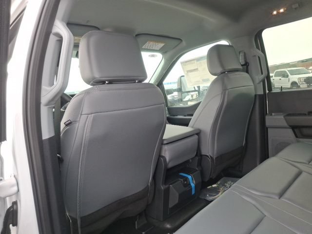 Used 2024 Ford F550 2WD Crew Cab Super Duty image 8