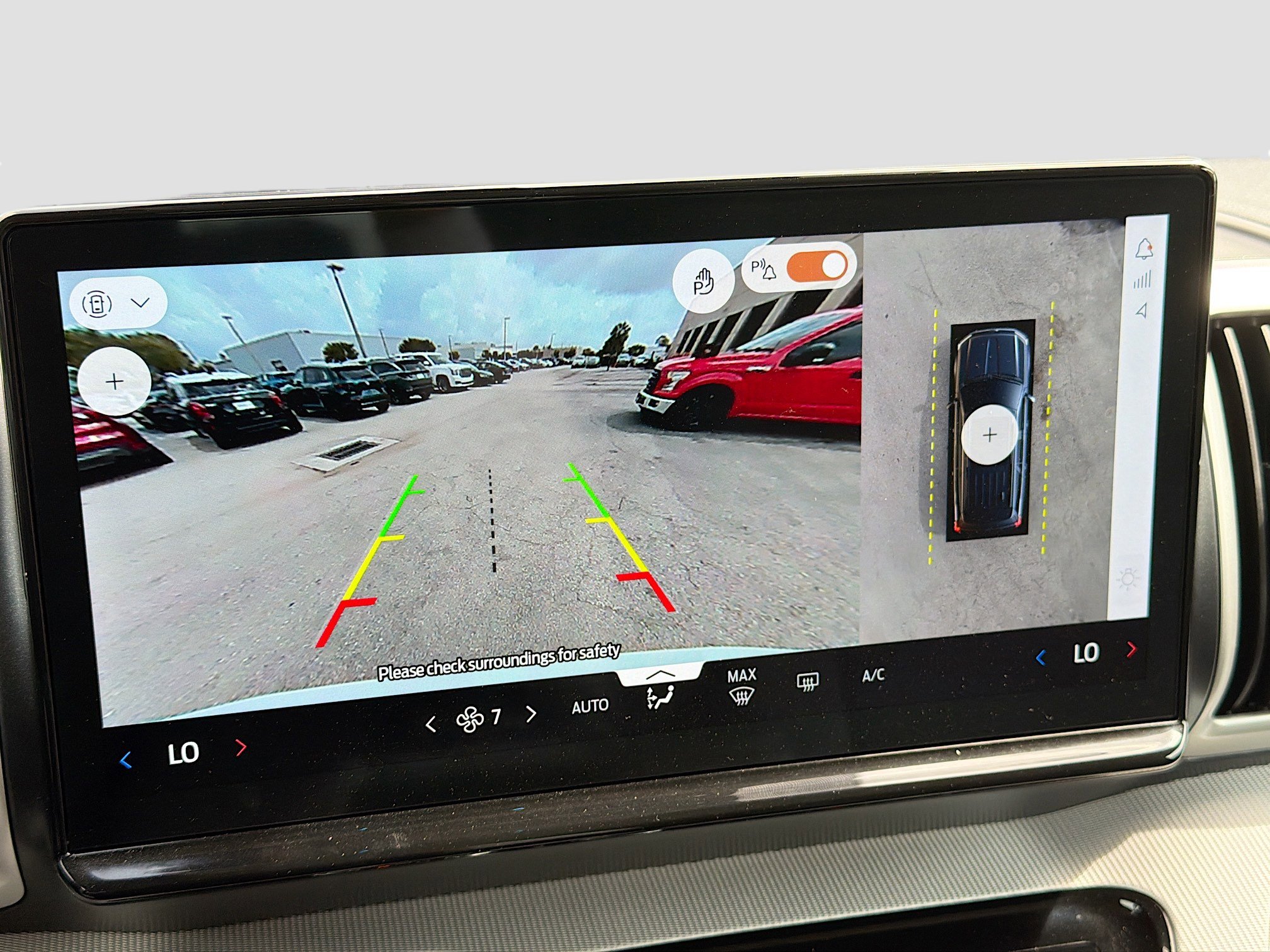 Used 2025 Ford Expedition Active image 34