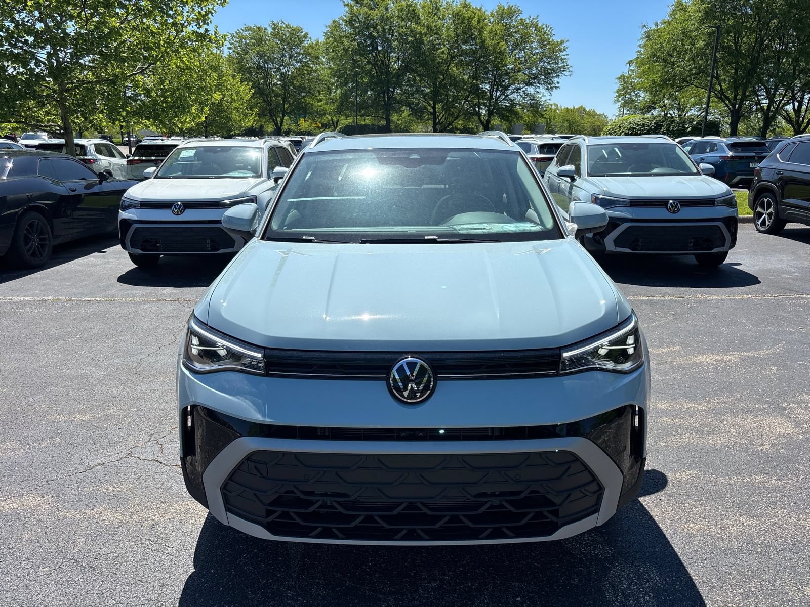 New 2026 Volkswagen Taos SE AWD/4WD image 2