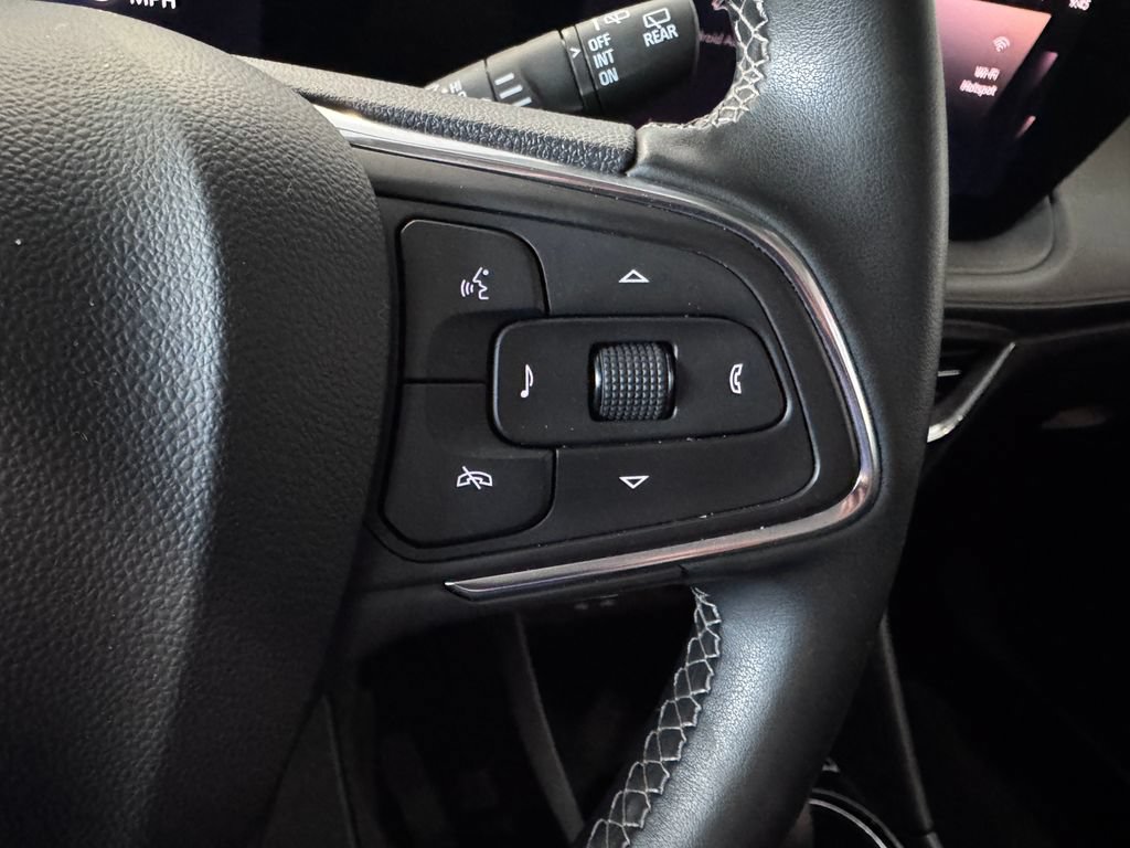 Used 2025 Buick Encore GX Preferred AWD/4WD image 15