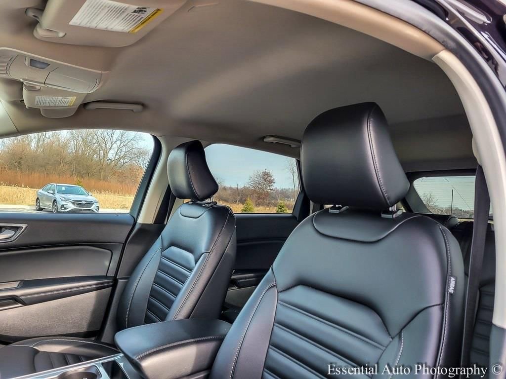 Used 2023 Ford Edge SEL AWD/4WD image 9