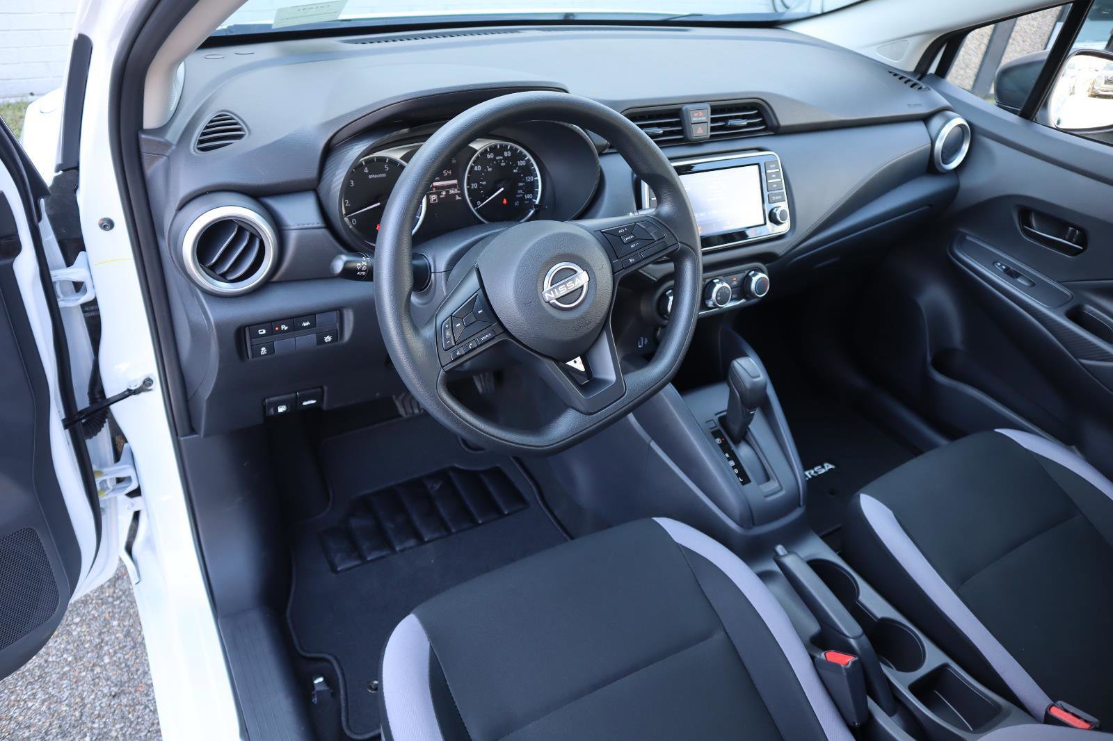 Used 2025 Nissan Versa S w/ Trunk Package image 21