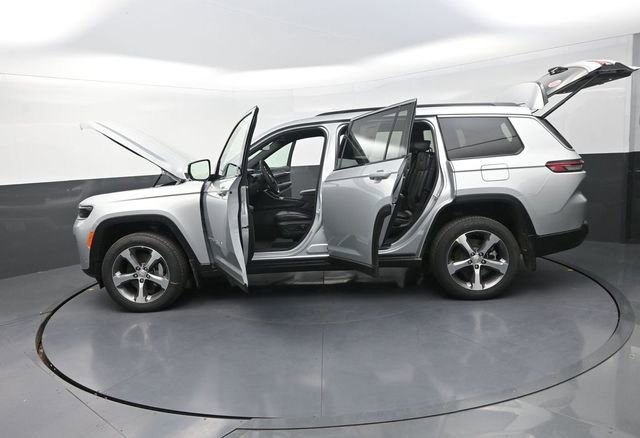 New 2026 Jeep Grand Cherokee L Limited image 32