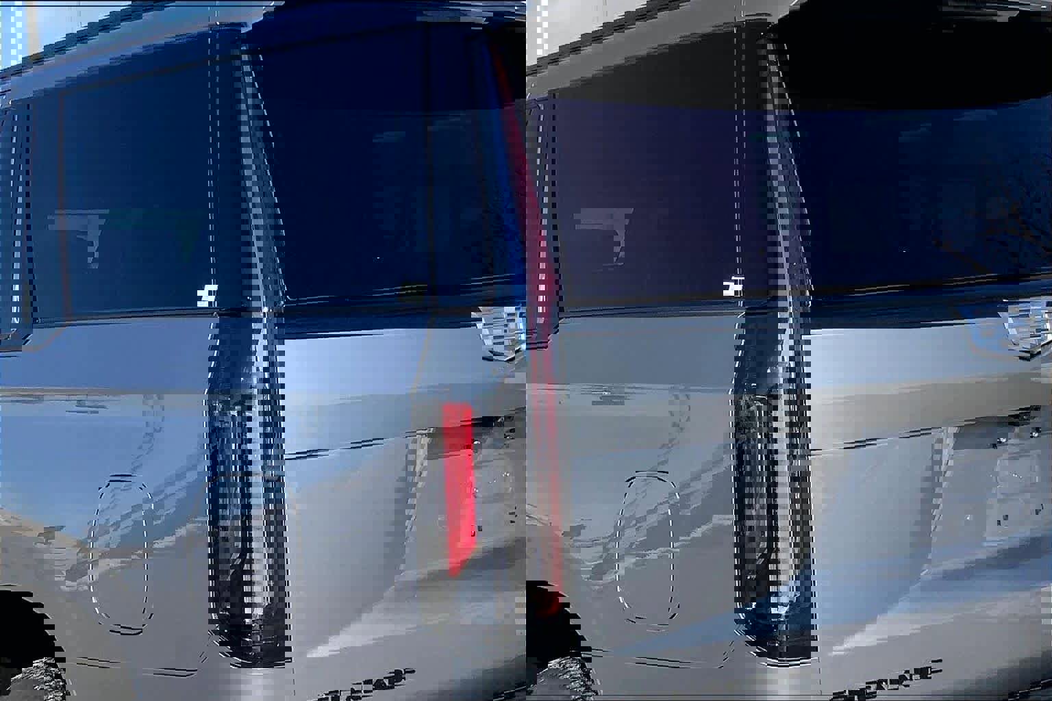 Used 2024 Cadillac Escalade ESV Sport w/ LPO, ONYX Package image 28