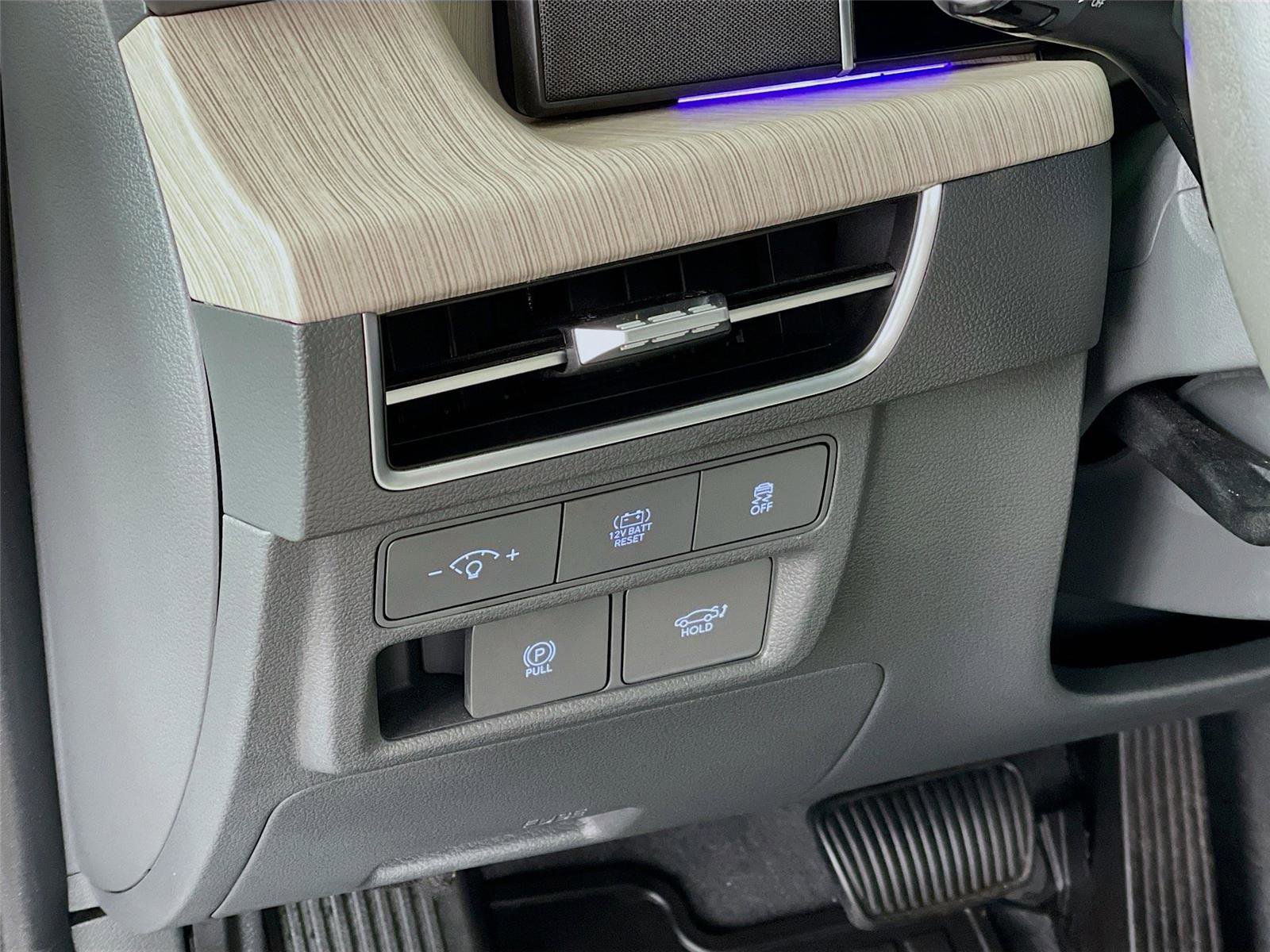 Used 2025 Hyundai Sonata Limited image 14