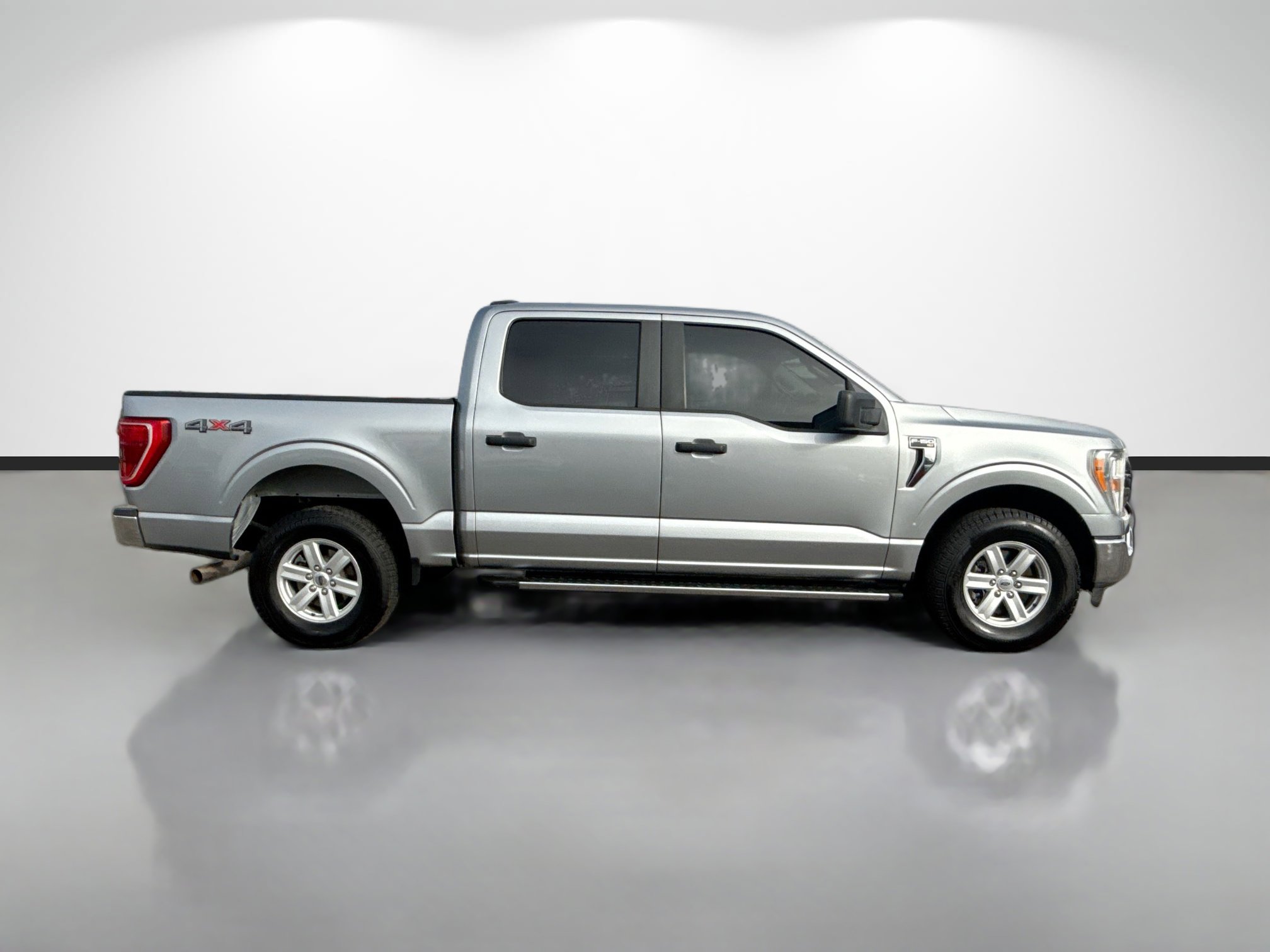 Used 2022 Ford F150 XLT w/ Trailer Tow Package image 2