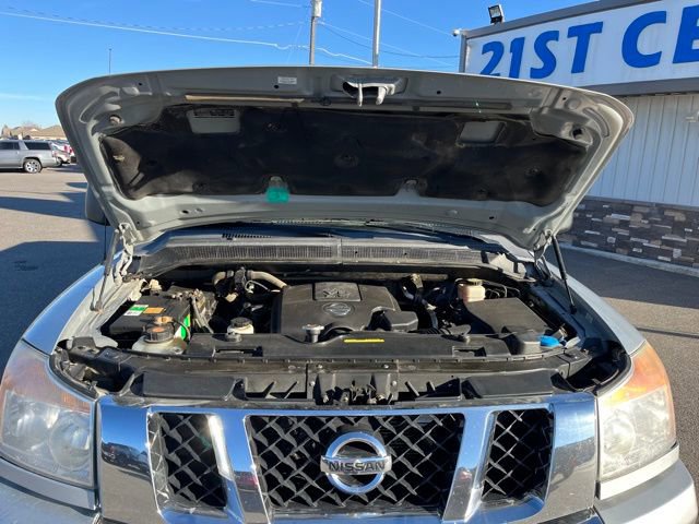 Used 2015 Nissan Titan S AWD/4WD image 23