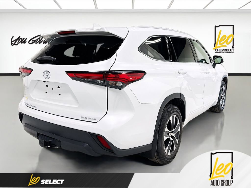 Used 2022 Toyota Highlander XLE image 5