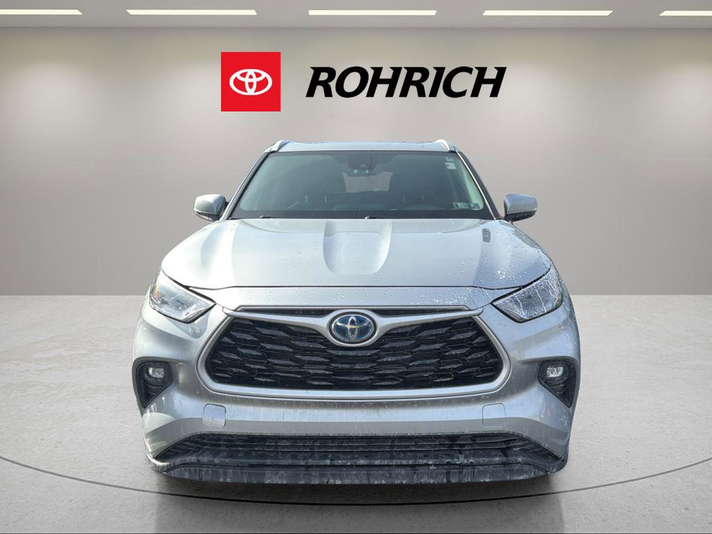 Used 2023 Toyota Highlander XLE image 2