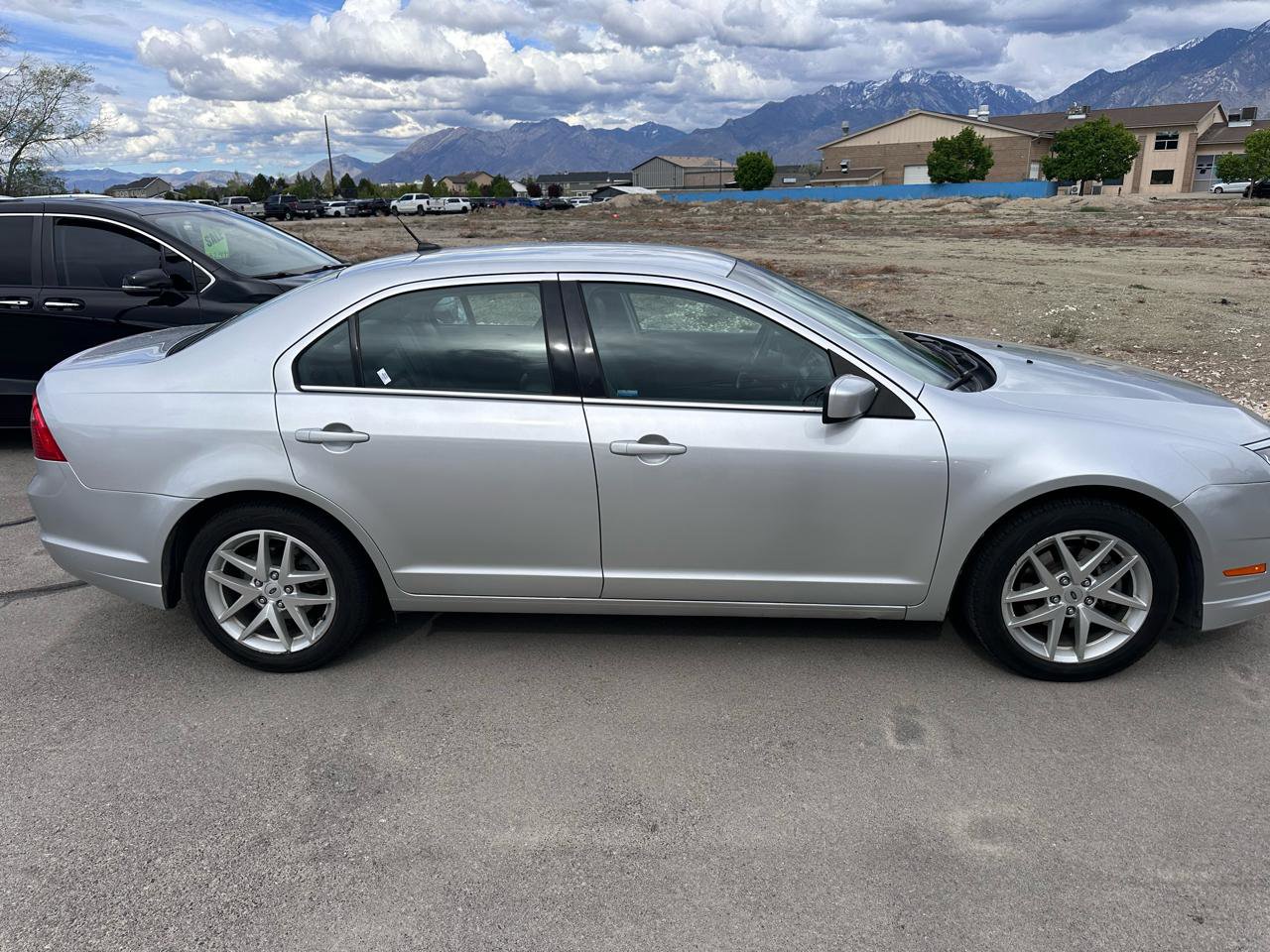 Used 2012 Ford Fusion SEL image 2