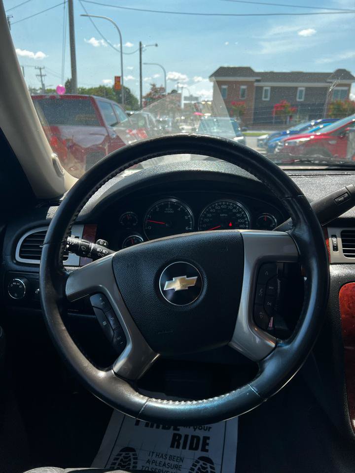 Used 2013 Chevrolet Tahoe LT w/ Luxury Package AWD/4WD image 15