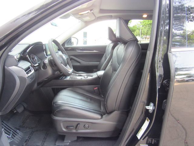 Used 2023 INFINITI QX60 Pure image 12