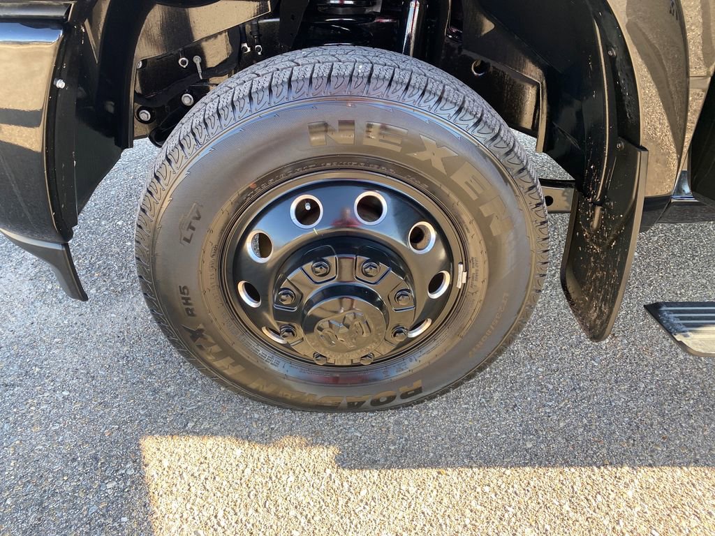 Used 2025 RAM 3500 Limited image 32