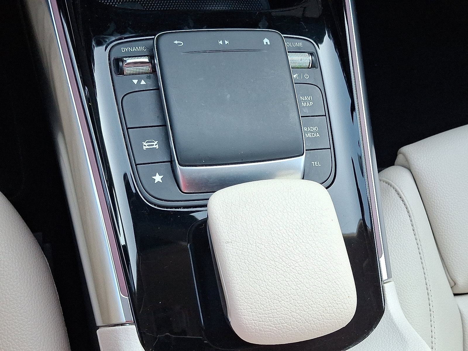 Certified 2021 Mercedes-Benz GLA 250 4MATIC image 24