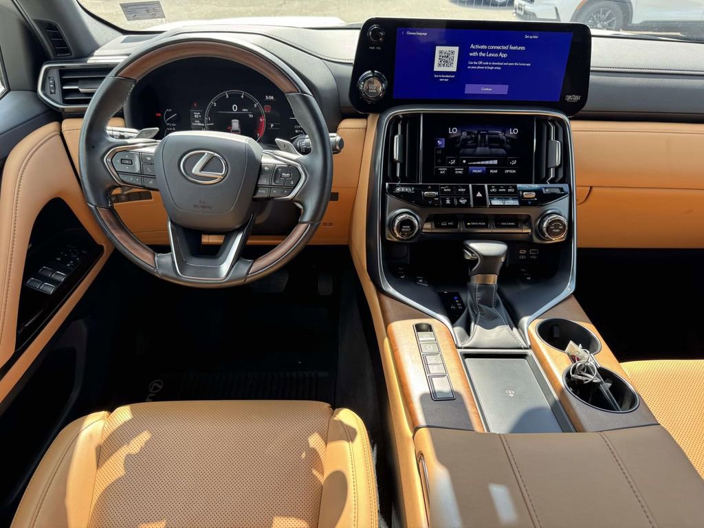 Used 2024 Lexus LX 600 4WD w/ Luxury Package image 8