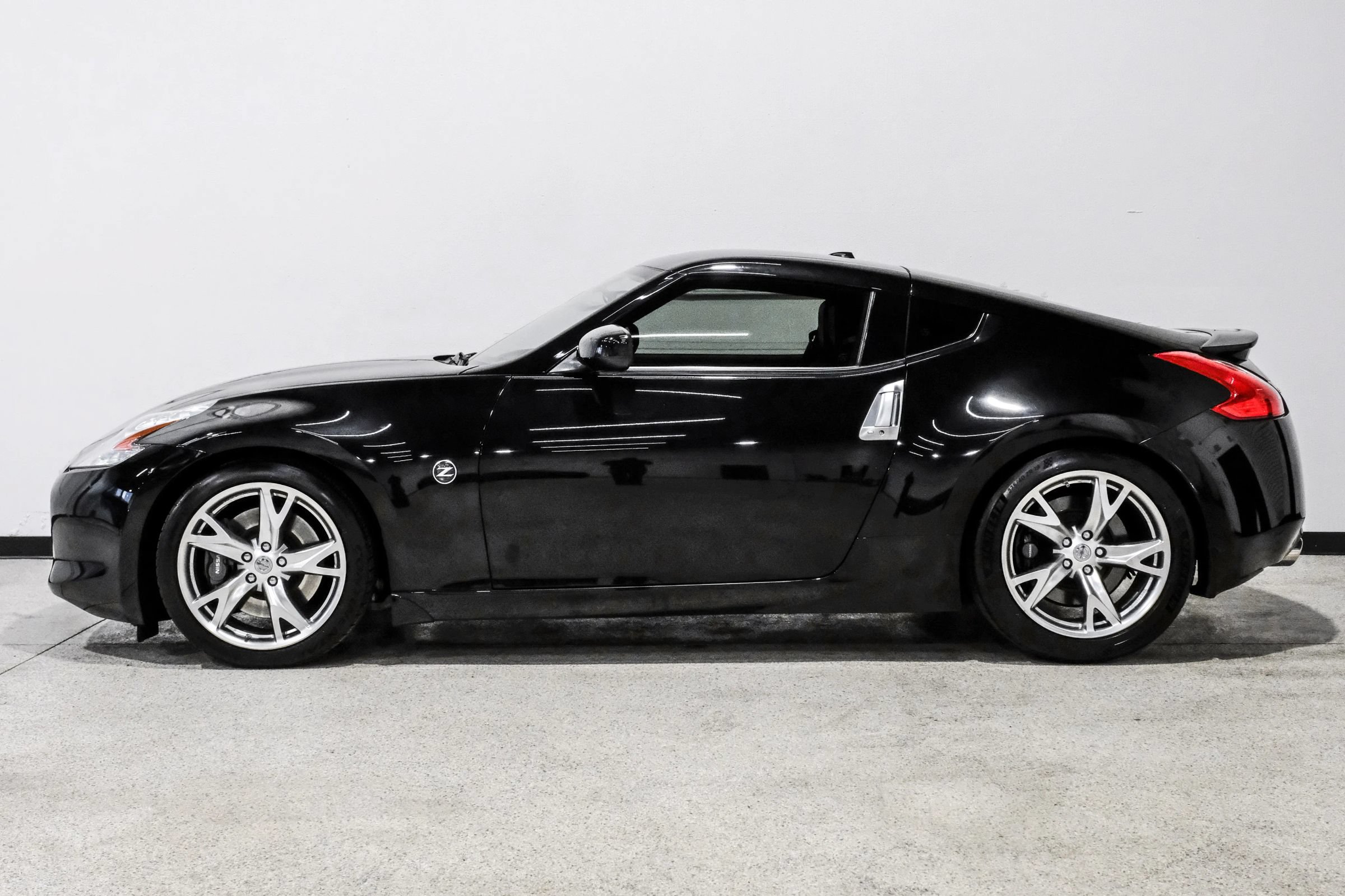 Used 2012 Nissan 370Z Touring w/ Sport Pkg RWD image 8