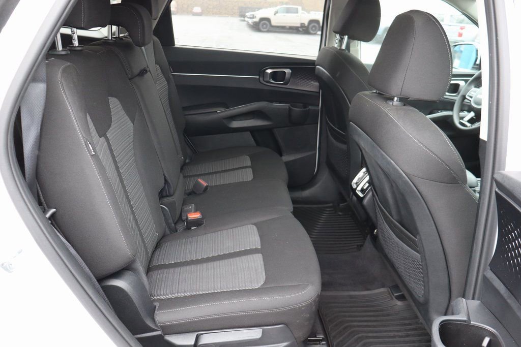 Used 2024 Kia Sorento LX image 20