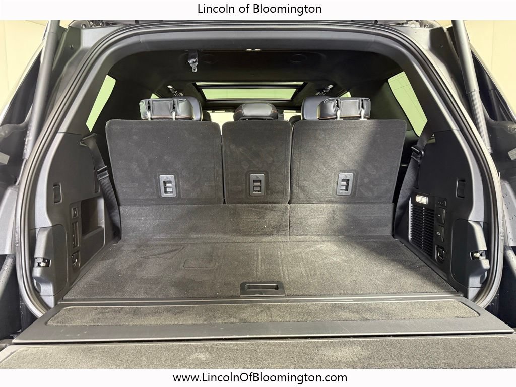 Used 2025 Lincoln Navigator Black Label AWD/4WD image 22