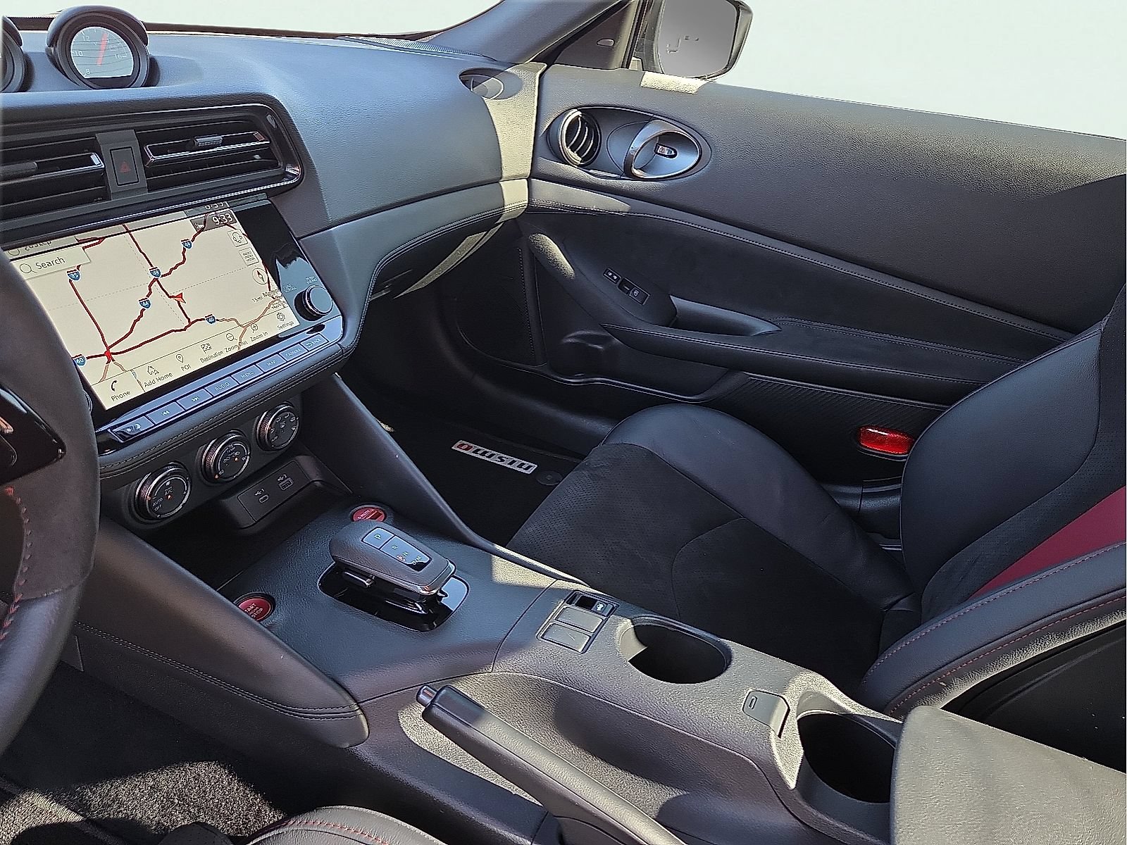 Used 2024 Nissan Z NISMO w/ Floor Mat Package RWD image 11