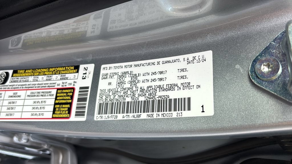 Used 2025 Toyota Tacoma SR5 AWD/4WD image 35