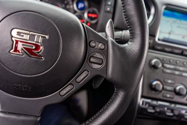 Used 2016 Nissan GT-R Premium image 23