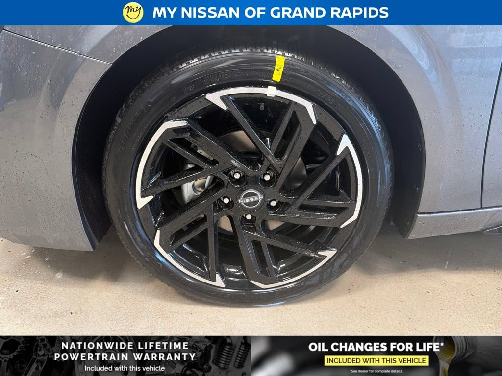 New 2026 Nissan Sentra SR w/ SR Premium Package FWD image 10