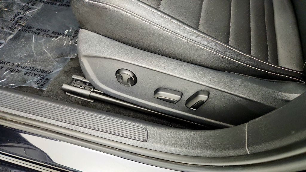 Used 2022 Volkswagen Jetta SE FWD image 12
