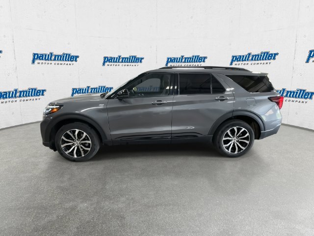 Used 2025 Ford Explorer ST-Line AWD/4WD image 6