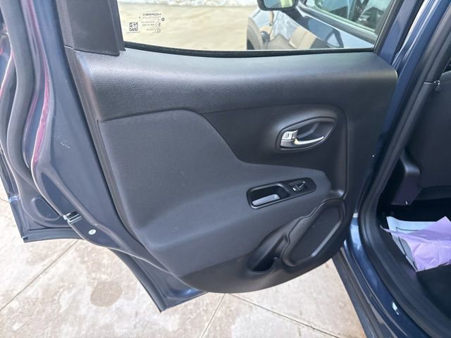 Used 2021 Jeep Renegade Latitude image 26