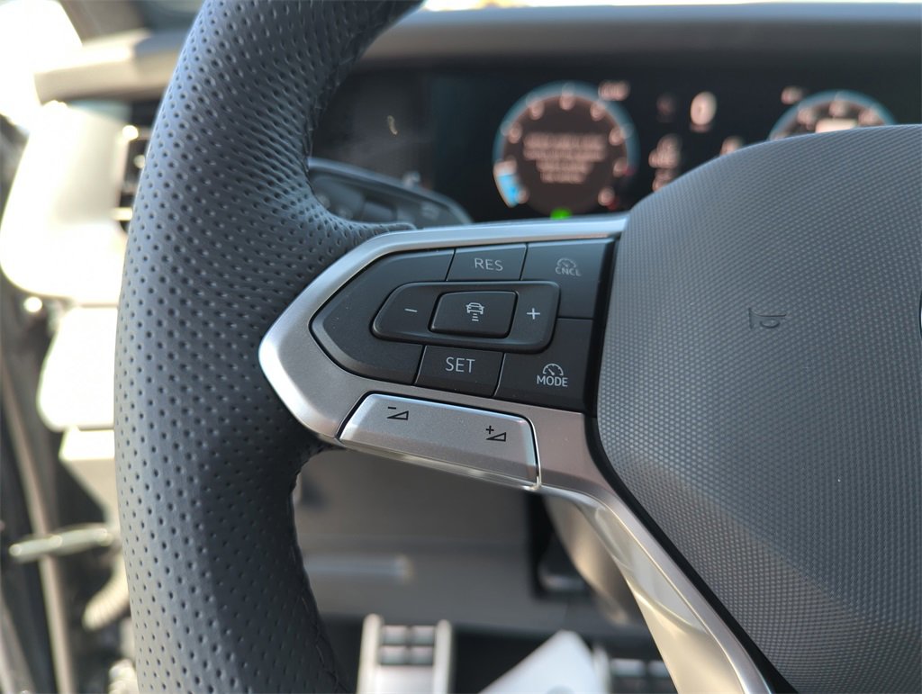 New 2026 Volkswagen Tiguan SE R-Line image 33