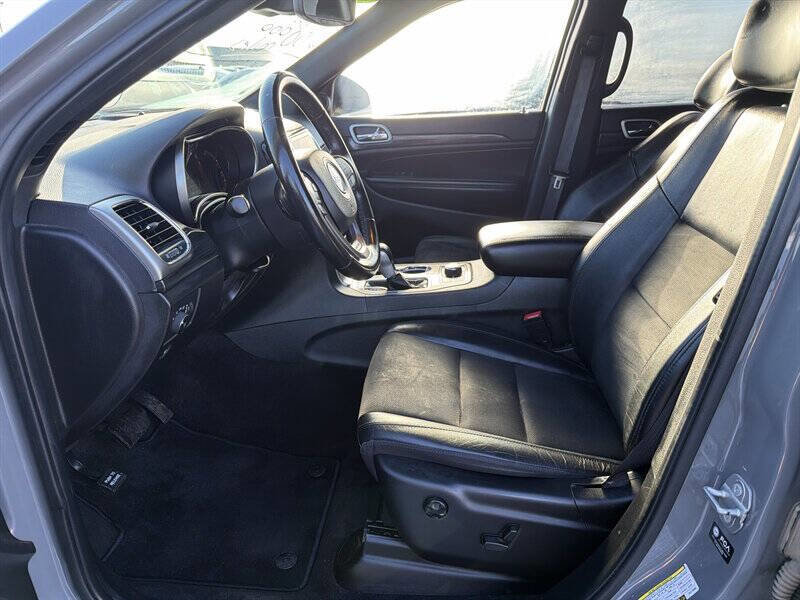 Used 2022 Jeep Grand Cherokee Laredo X AWD/4WD image 11