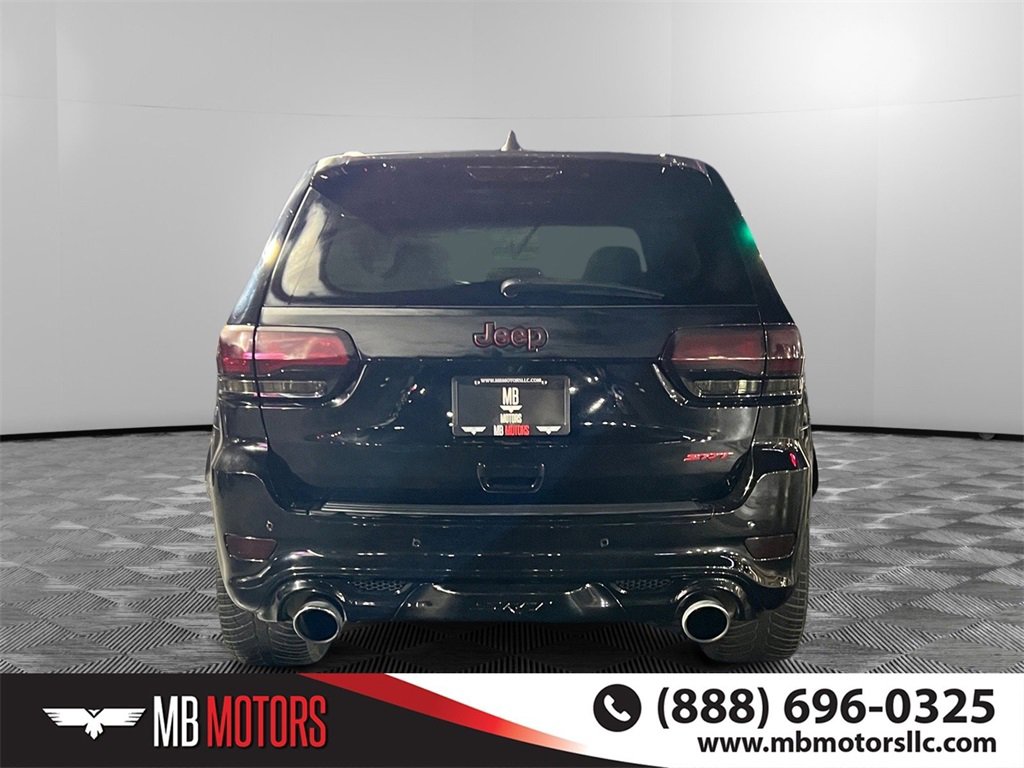 Used 2017 Jeep Grand Cherokee SRT image 4