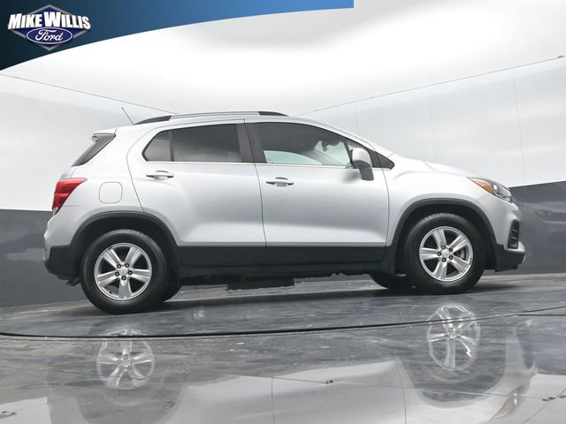Used 2018 Chevrolet Trax LT w/ LT Convenience Package FWD image 24
