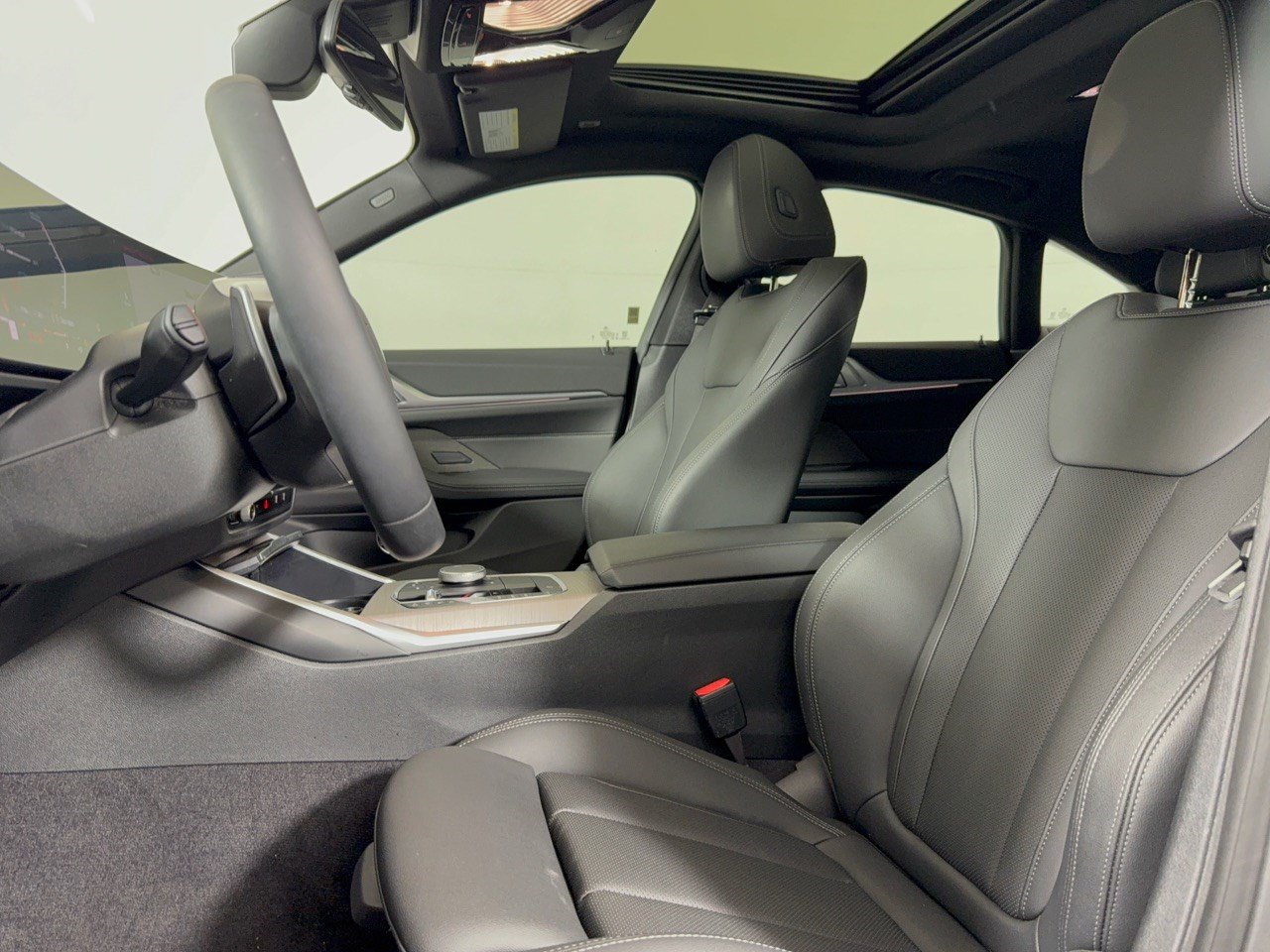 Used 2026 BMW 430i w/ Premium Package RWD image 5
