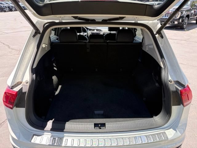 Used 2024 Volkswagen Tiguan SE AWD/4WD image 8